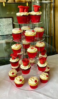 Cupcakes with Red Roses